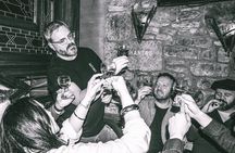 Explore Glasgow: Scottish Rogue Whisky Walking Pub Crawl
