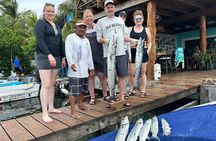 Private Fishing Tour in the Bay of Isla women 