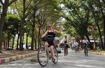 Bangkok Thonburi Backstreets and 3 Peaceful Temple Bike Tour