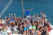 Santorini Catamaran Cruise with Meal and Drinks
