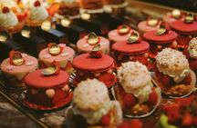 Private Food Tasting Tour with Guide in Le Marais Neighbourhood