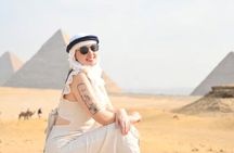 Cairo Womens Guided Tour of the Pyramids Bazaar and Museum