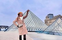 Louvre Museum Audio Guide Walking Tour with Unlimited Time Access