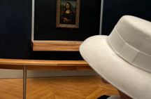 Louvre Museum Audio Guide Walking Tour with Unlimited Time Access
