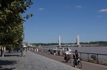 2 hours - Bordeaux Private tour with a native guide