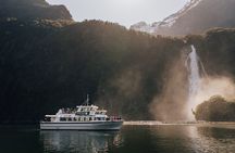 Milford Sound Helicopter and Cruise Tour from Queenstown