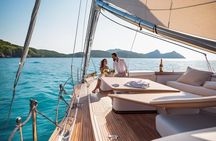  Private luxury Escape Sailing, Snorkel and Lunch Cruise