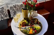 Romantic Canal Cruise Experience in Amsterdam