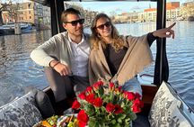 Romantic Canal Cruise Experience in Amsterdam
