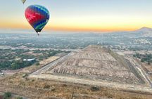 Sunrise Balloon Flight over Teotihuacan and Breakfast in Cueva