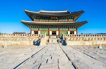  Gyeongbokgung Palace & Bukchon Village Walking Tour 