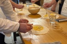 Florence: Pasta & Tiramisu Cooking Class with Unlimited Wine