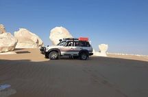 2 Days Tour in White Desert and Black Desert with Pick-up