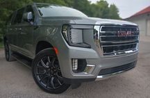 NON BUS VIP GMC Yukon Traverse Old Mission Peninsula Wine Tour 