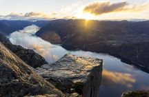 Majestic Hike Experience to Preikestolen with Local Guide