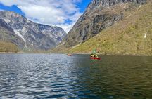 Vossevangen: Nærøyfjord Full-Day Guided Kayaking Trip