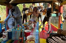 Boat Tour in Mexico City and Live Guide Drinks and Tacos