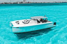 Private Atomic Catamaran Tour to Isla Mujeres 