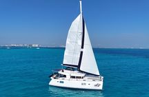 Private Catamaran Tour Super to Isla Mujeres 