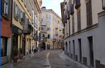 Brera Walking Tour on Former-Red Light District of Milan
