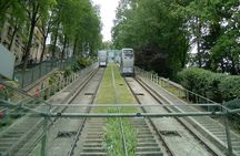 Montmartre Self-guided Walking Tour & Scavenger Hunt