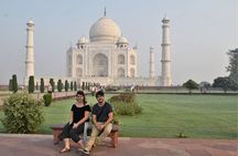 Private Sunrise Taj Mahal Tour from Delhi with Fatehpur Sikri
