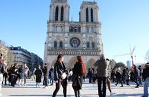 Paris Walking Tour with Hidden Stories and Notre Dame Medal