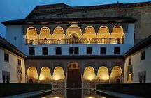 Private Night Tour of the Nasrid Palaces of the Alhambra 