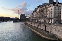 Paris Walking Tour with Hidden Stories and Notre Dame Medal