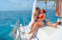 Splendid Isla Mujeres Catamaran: drinks and fun all day!