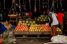Dar es Salaam: City Tour in Tuk-Tuk with Street Food Tasting