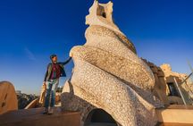 La Pedrera Premium: Exclusive Tour with Cava & Stunning View