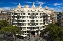 La Pedrera Premium: Exclusive Tour with Cava & Stunning View