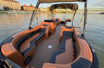 Private Danube Boat Tour with Beer and Prosecco