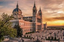 Semi private tour (max 10 pax): Guided Old City and Royal Quarter