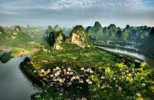 1-Day Guilin Tour to Reed Flute Cave, Bamboo Boat and Night Show