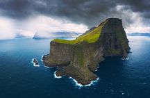 Private Kallur Lighthouse Hike