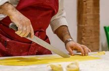 Cooking class with fresh pasta, meat and tastings of 4 wines