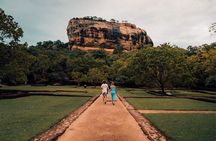 Explore Sri Lanka in 5 Days with Breakfast and Luxury Car