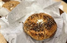 Iconic NYC Breakfast Food & Landmark Tour: Coffee, Bagel, Donut +