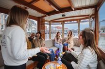 Amsterdam: Romantic Canal Cruise with Unlimited Bubbles & Bites