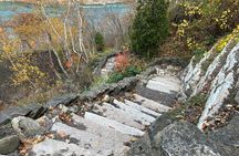 Guided Hike Along the Niagara River Gorge to Power Plant Ruins