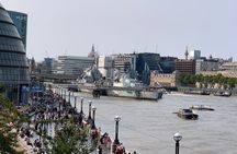 Tower of London area self-guided walking tour and scavenger hunt
