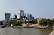 Tower of London area self-guided walking tour and scavenger hunt