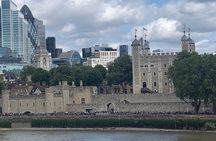 Tower of London area self-guided walking tour and scavenger hunt
