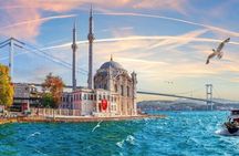 Sunset Bosphorus Yacht Cruise with Snacks and Guide