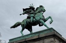 Imperial Palace and East Gardens Private Walking Tour in Tokyo