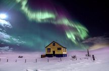 Luxury Northern Lights Hunt Private Tour with Photos and Treats