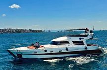 Istanbul: Luxury Private Yacht Cruise on the Bosphorus