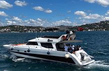 Istanbul: Luxury Private Yacht Cruise on the Bosphorus